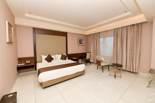 Hotel M Pro Palace Mysore - 12 Minutes to Mysore Palace - 2-Star
