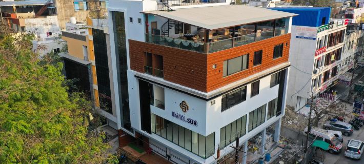 Hotel Sur โรงแรมในอุชเชน