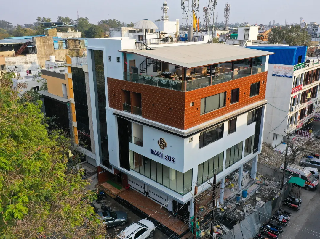 Hotel Sur - 우자인