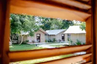 Kadena Glamping Dive Resort - Muna Island Hotel a 