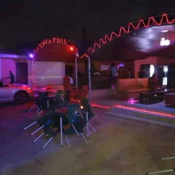 First Laurel Hotel & Suites