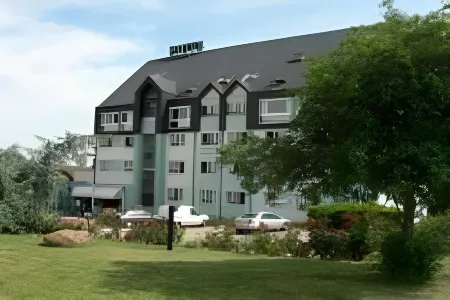 Ibis Styles Auxerre Nord Отели в г. Апуньи