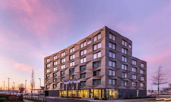 Holiday Inn - the niu, Crusoe Bremen Airport by IHG