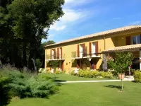Logis la Bastide de Grignan Hotel & Restaurant "La Chênaie" Hotels in Grignan