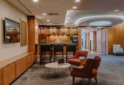 클럽 쿼터스 호텔의 깔끔한 객실 전경