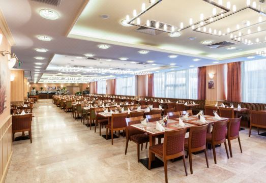 Danubius Hotel ArenaHotel Overview