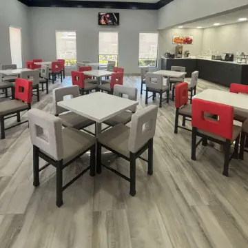 Quality Inn & Suites at Airport Blvd I-65