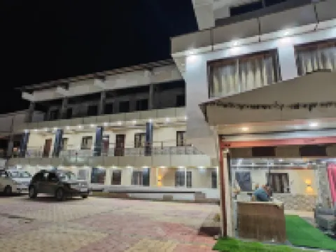 Hotel Snr Grand Hotels in Chamoli