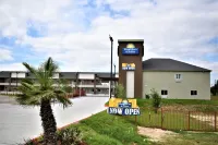 Days Inn & Suites by Wyndham Downtown/University of Houston
