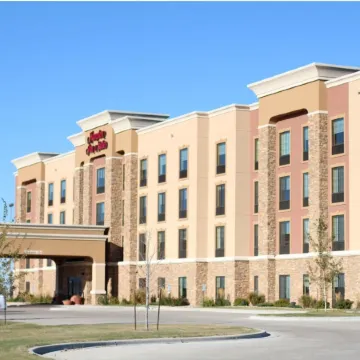 Hampton Inn & Suites Watertown