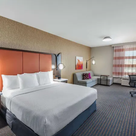 La Quinta Inn & Suites by Wyndham Houston East at Sheldon Rd