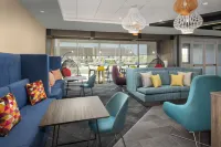 Tru by Hilton Beaufort Hotels in Burton