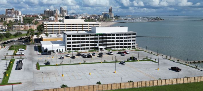 Holiday Inn Express CORPUS CHRISTI - BEACHFRONT by IHG Ξενοδοχεία στην πόλη Nueces County