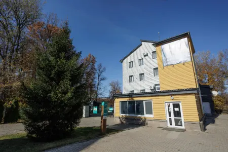 Hotel Krasivaya Polyana Hotel Отели рядом с достопримечательностью «Музей 112-ой (16-й гвардейской) Башкирской кавалерийской дивизии»