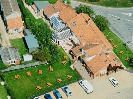 The Longham White Horse Отели в г. Уиссонсетт