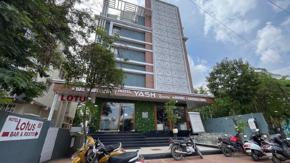Hotel Yash Executive