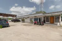 RedDoorz Syariah near Jakabaring Sport City Palembang Hotel dekat Anjungan Rumah Adat Oki Jakabaring.