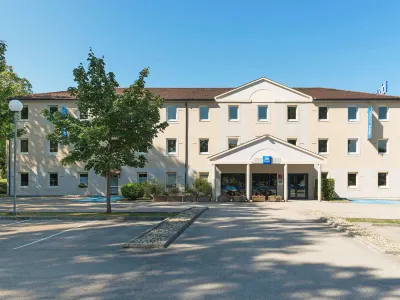 Ibis Budget Lons-Le-Saunier Hotels near Maison de la Vache qui Rit