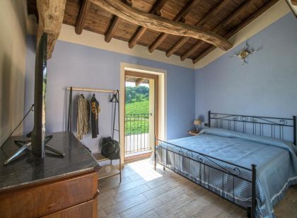 Charming Alessandria Retreat with Queen-sized Bed & Shared Outdoor Pool
