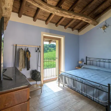 Charming Alessandria Retreat with Queen-sized Bed & Shared Outdoor Pool