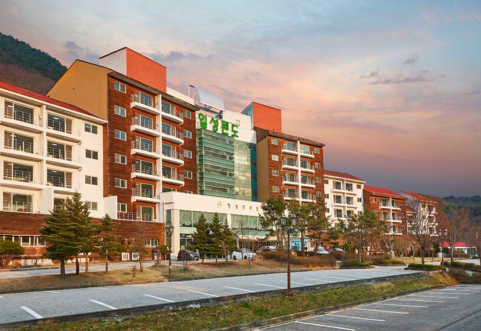 [일성콘도리조트의 노후된 시설 이미지]