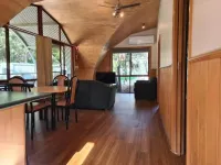 Mallacoota's Shady Gully Caravan Park Hotele w: Orbost