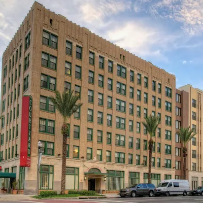 Courtyard St. Petersburg Downtown Hotels near Historic Kenwood