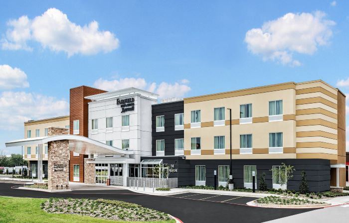 Fairfield Inn & Suites Van Canton Area