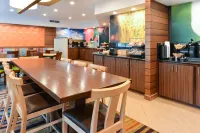 Fairfield Inn & Suites Jacksonville Orange Park - breakfast