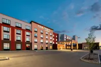 Four Points by Sheraton Grande Prairie - Parking