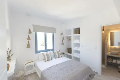 Annais Casa, Mikri Vigla