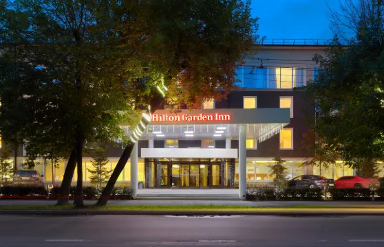 卡盧加希爾頓花園酒店