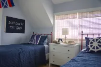 Plum Island Chic Cottage-Steps to Beach!