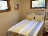 Cozy 3-bed lakefront home with deck & fireplace Hotels in Harrison County