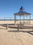 Beautiful Colonial Mint Condition Summer House Walking Distance to Beach Hotels in Jamesport