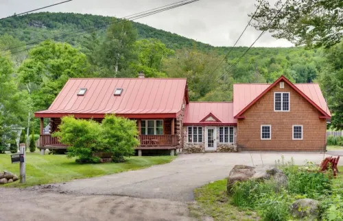 Heart of Lincoln - Modern Log Cabin, Steps from Main St, Mountain Fun,& Dining