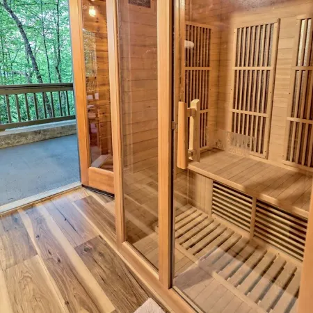 Modern Cabin with Great Views Close to Downtown Clayton