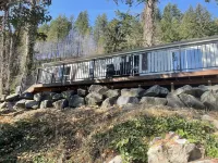 Cozy Cottage right on the McKenzie River!