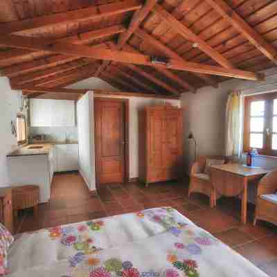 A cozy blend of tranquility, beauty and functionality Rooms
