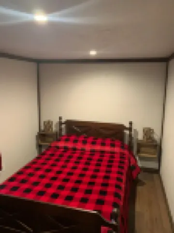 Cozy Creekside Cottage with Skiing & Hiking Nearby