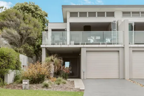 Entice at Hyams - Pet-Friendly Beachfront Home