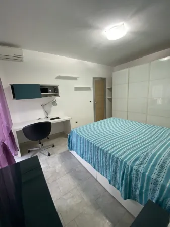 2 Bedroom Apartment in Rome Отели рядом с достопримечательностью «Римский университет Тор Вергата»