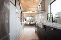 Charming Lookout Retreat – Perfect Tiny Home w/ Scenic Vistas