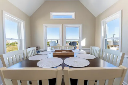 Ocean Views-Heated Pool-Hot Tub-2 King Suites-Backyard Game Area-Fire Pit