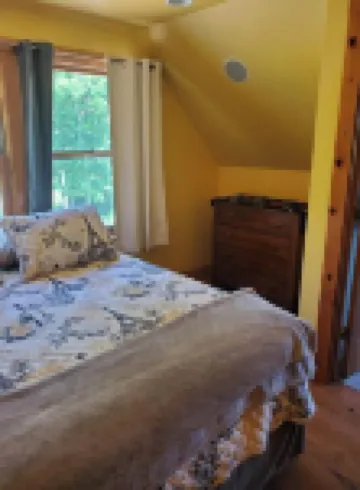 Great cabin on a tidal river, just minutes from Acadia National Park.