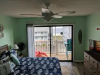 Beautiful 2 bedroom condo with pool