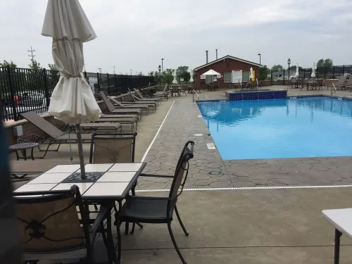 Luxury Lakeview Luxury Condo