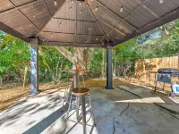 Lux Couples Retreat: Hot Tub & Sleep Number Bed Hotels in Johnson