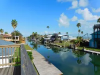 Canal Views W/Boat Slip on Key Allegro! Spacious and Cozy! New! Hoteles en Rockport
