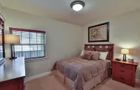 Alpine View Haus on Main - Bavarian Themed Condo - 4 estrellas